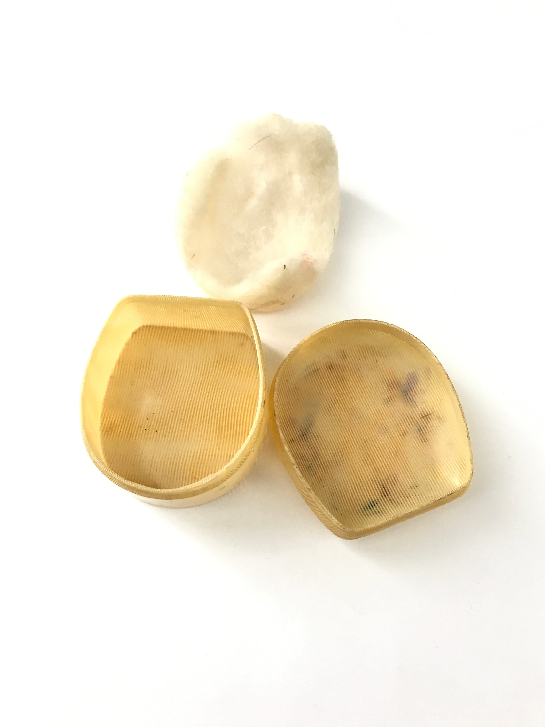 ヴィンテージセルロイドプラスチックリングボックス // アンティーク