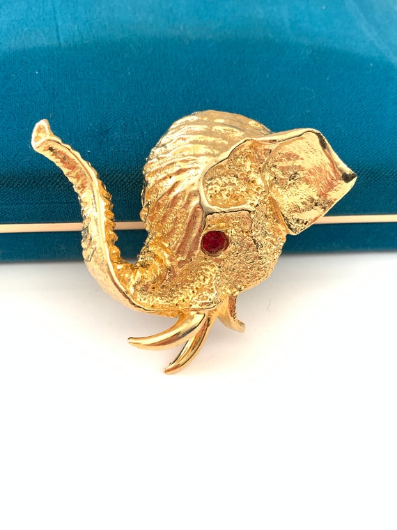 Large Vintage 1980s Gold Tone Elephant Head Brooch - image 2