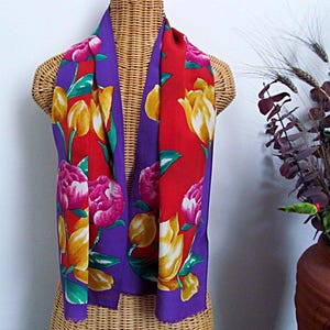 Vimtage Silk Scarf, Designer Adrienne Vittadini, Dramatic Flowers on Silk Rectangle, Gorgeous Fashion, Chic Accessory, Beautiful Condition