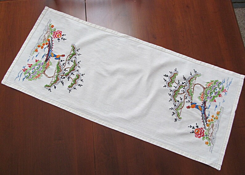 Vintage dresser scarf