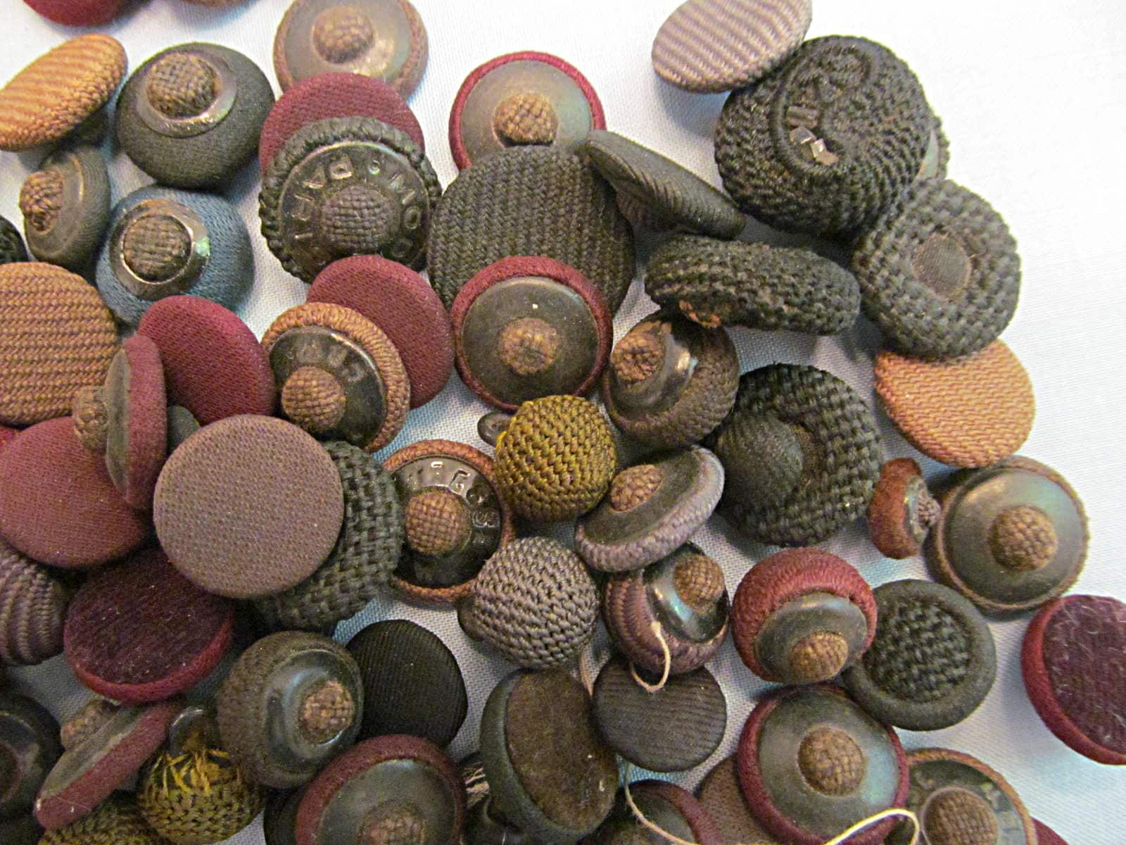Large Lot of Over 200 Vintage Buttons, Fabric and Thread Buttons, All ...