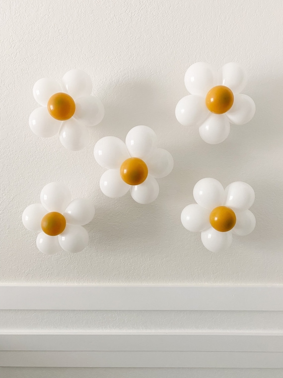 Daisy Balloon Wall Kit - Choose Your Colors -Daisy Balloon Kit Groovy One Two Groovy Flower Party Daisy Party 70s Groovy Party Retro Party Il_570xn