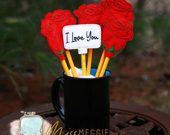Pencil Topper Valentine Bouquet of Roses with Card set ITH Digital Embroidery design file
