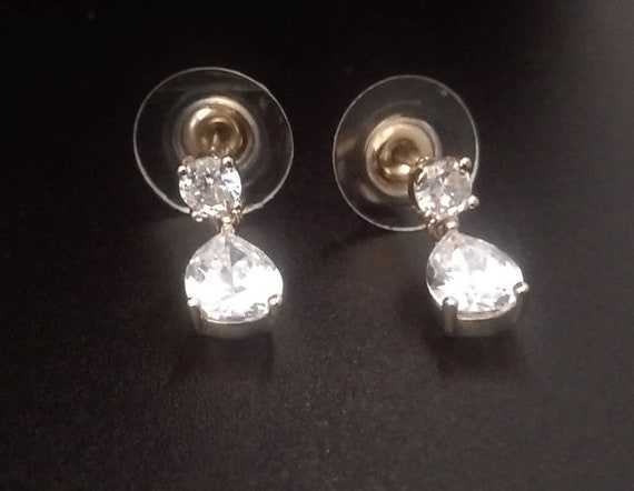 costume stud earrings