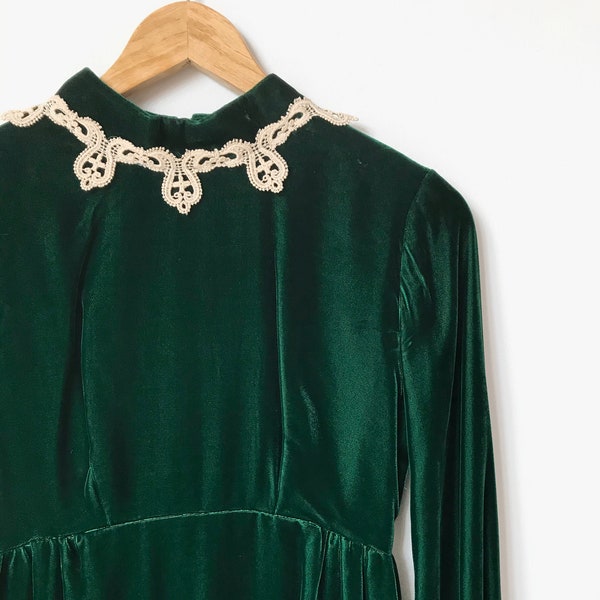 XS/S Long 60s Green Velvet Lace Dress