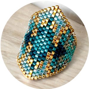 DIY Peyote or brick stitch ring Pattern : GRENADE