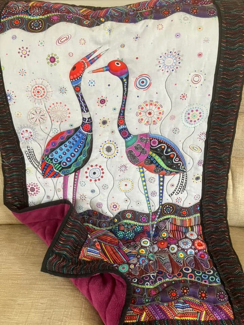 Handmade quilted throw, gorgeous birds in a handmade quilt, colourful pretty quilted lap blanket, pretty chair throw, practical gift for her afbeelding 4