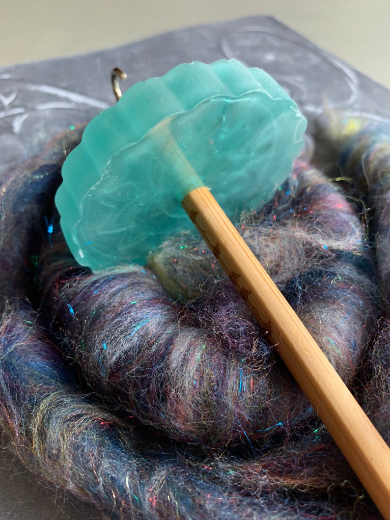 Top Whorl Patterned Circle 1D Drop Spindle
