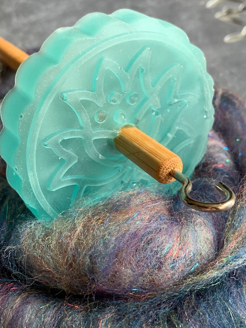 Top Whorl Patterned Circle 1D Drop Spindle
