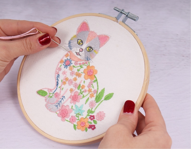 Floral Cat Embroidery Kit / Cat Embroidery Kit / White Cat Sewing kit // White Floral Cat Embroidery / Free Hoop / Flower Cat Embroidery Kit image 4