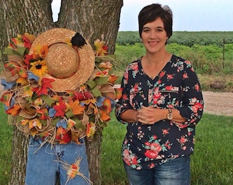 Scarecrow Wreath TUTORIAL, scarecrow wreath DIY, How to make a deco mesh wreath, How to make a scarecrow wreath