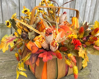 Thanksgiving floral centerpiece for table, Thanksgiving basket arrangement, pumpkin centerpiece, fall centerpiece, Thanksgiving table decor