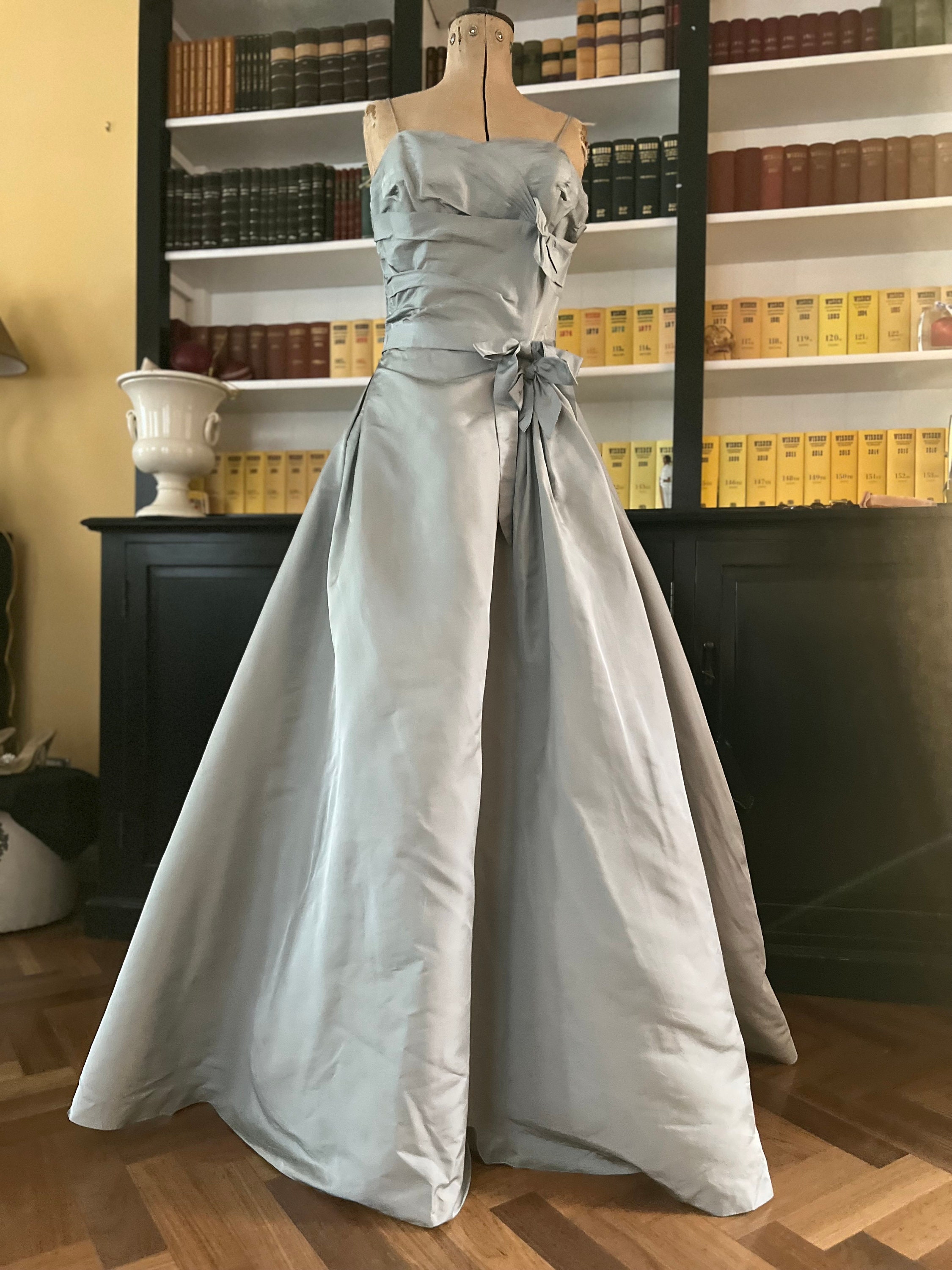1950s Charles James style tissue silk gown