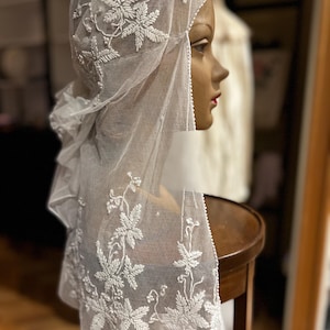 Embroidered antique tulle Juliet veil