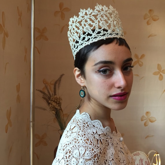 races crown headpiece