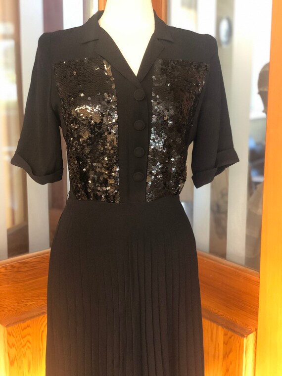 1940s sequinned crepe cocktail dress - image 2