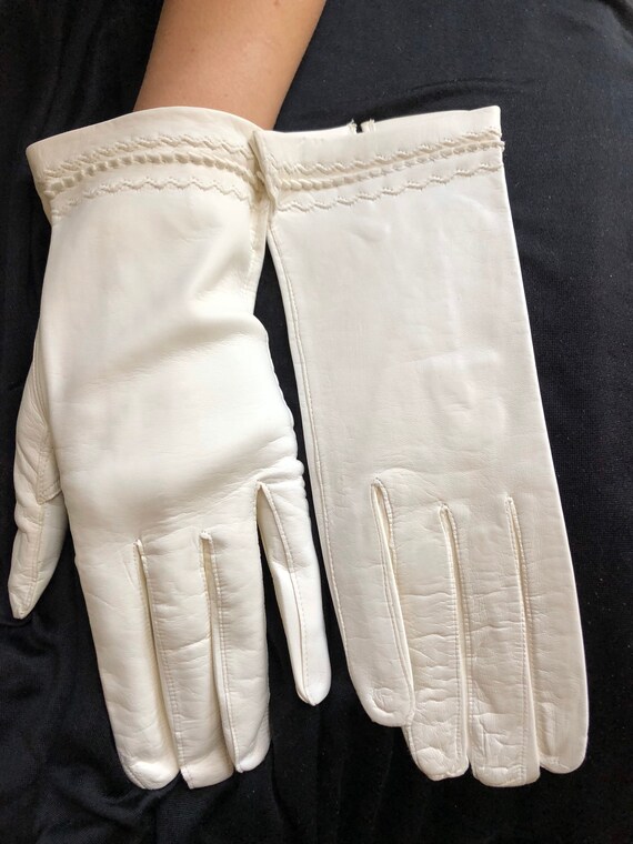 1950s unused white kid leather gloves