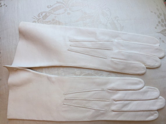 1940s vintage white lambskin leather gloves NOS