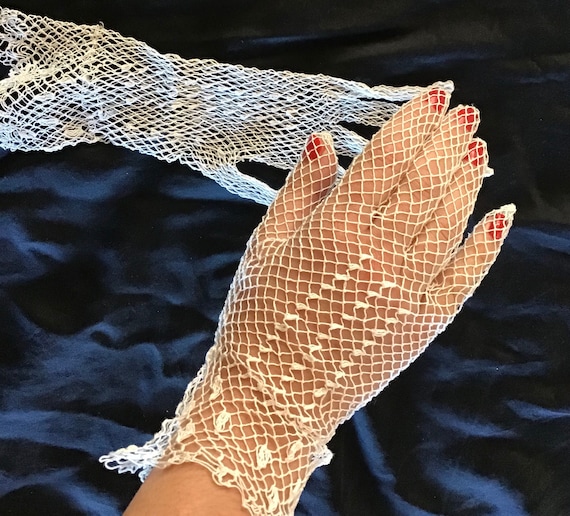 Rare 1910’s woven cotton fishnet wedding gloves - image 1