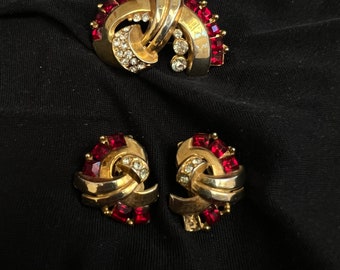 1940s Lisner brooch and earrings set