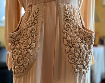 1940s trapunto house gown