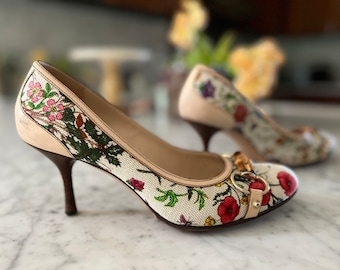 1980s floral Gucci pumps