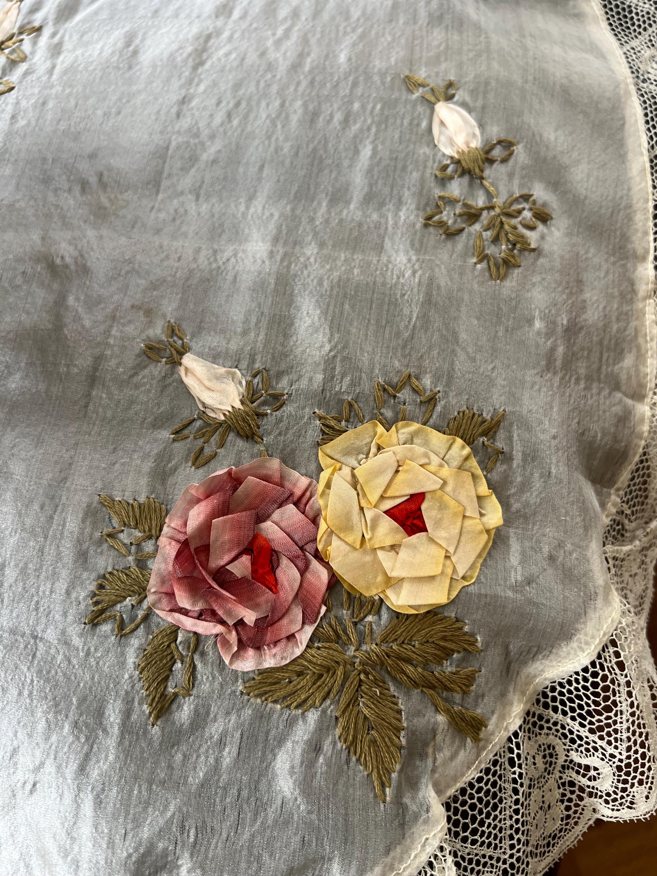 Tablier broderie point de croix Pâtisseries DMC | mode-et-laines