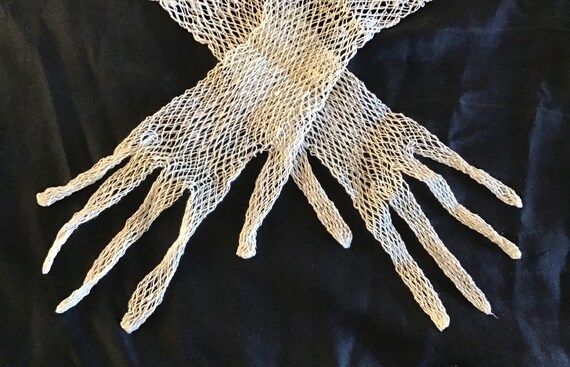 Rare 1910’s woven cotton fishnet wedding gloves - image 4