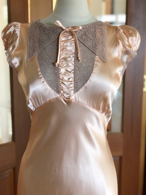 1940s cap sleeve satin and alencon lace nightgown