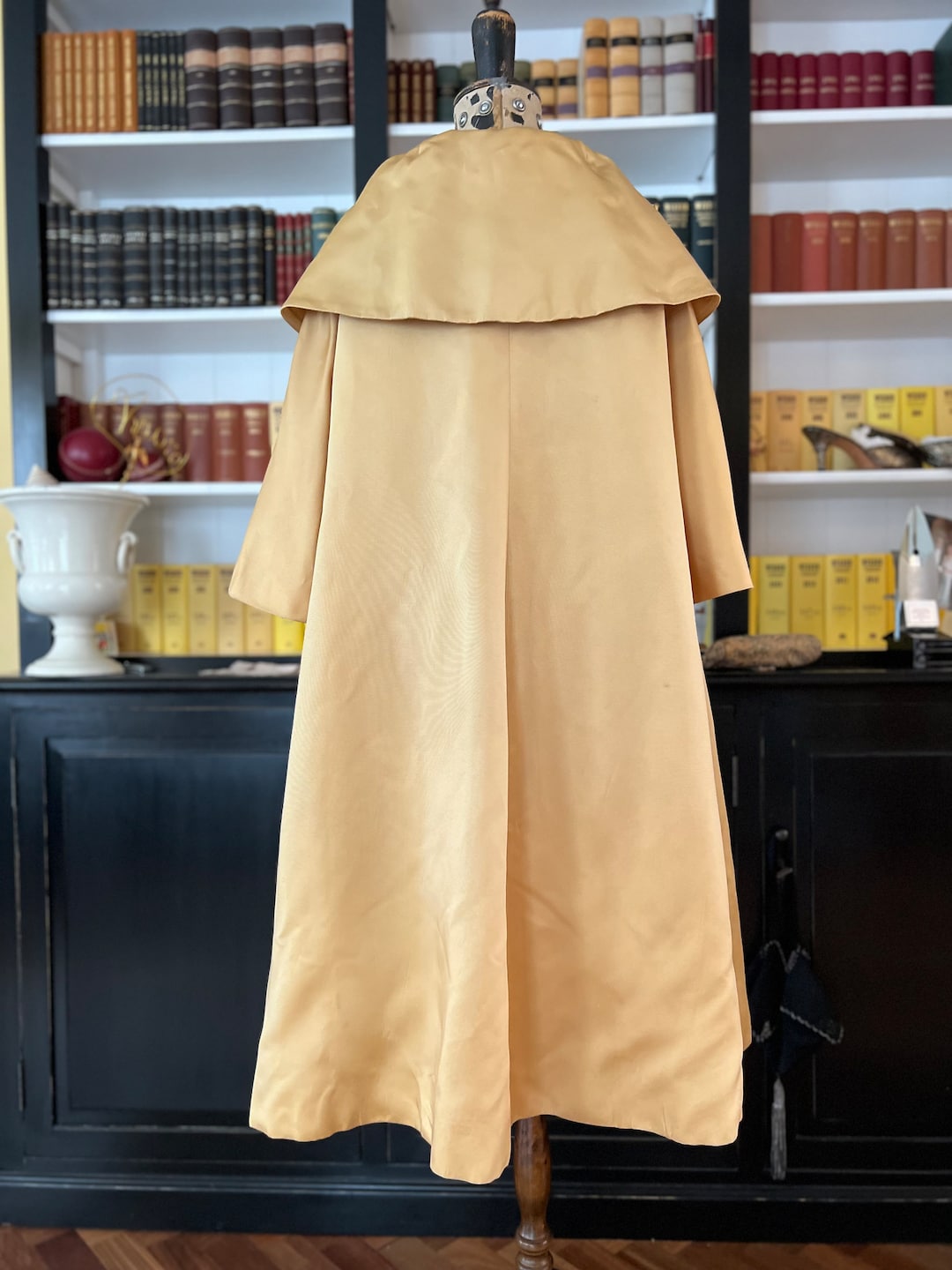 1950s Bergdorf Goodman Heavy Silk Grosgrain Satin Gold Opera Coat