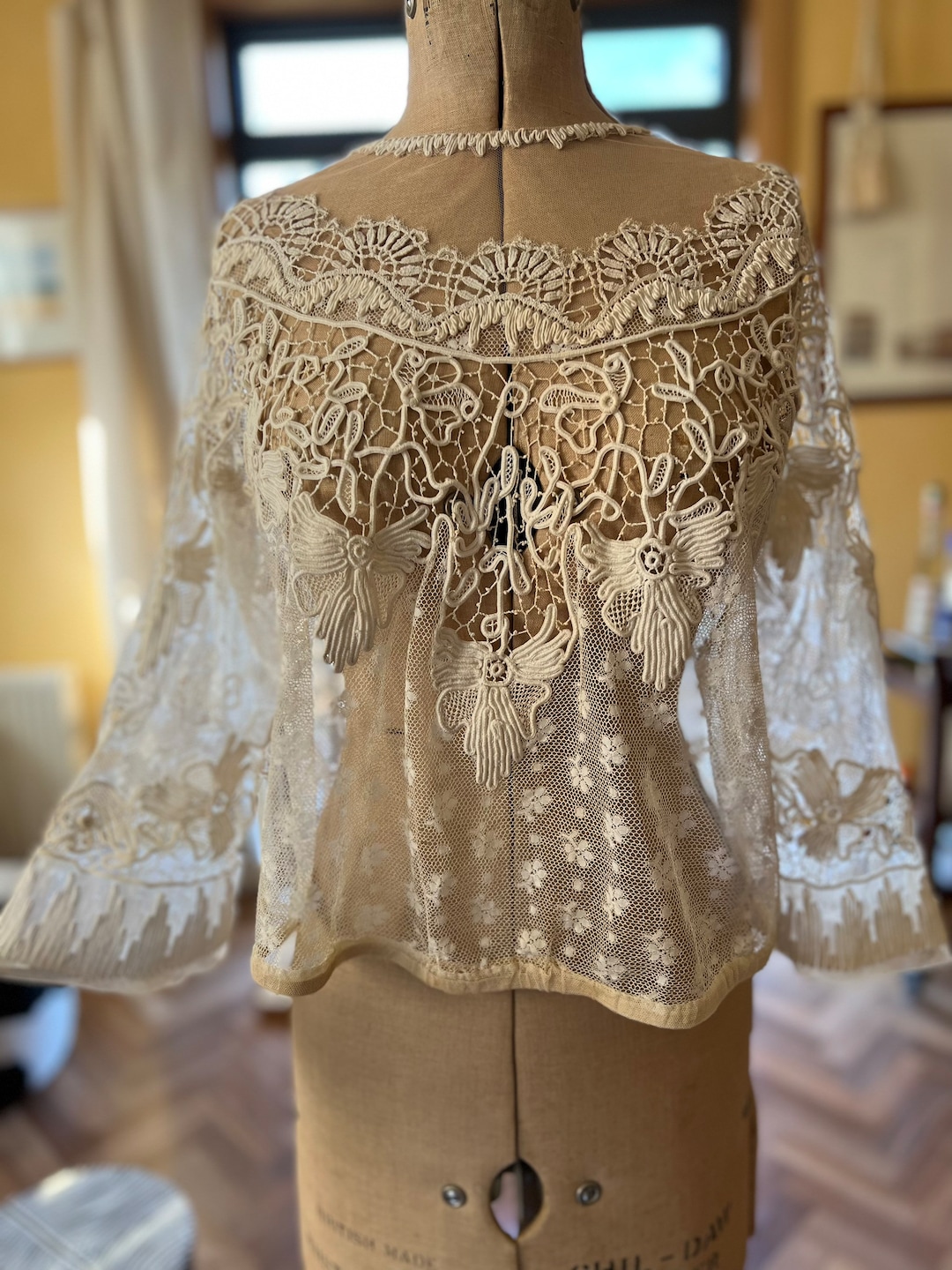 トップス 1900s French Lace Blouse il_fullxfull.6029001712_qttn.jpg