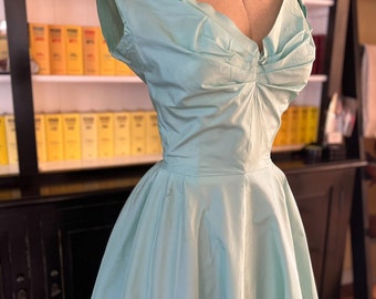 Hardy Amies silk taffeta gown worn to 1963 Royal wedding