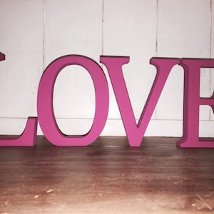 LOVE Juego independiente de cuatro letras de madera que deletrean LOVE, letras grandes de 13 cm, decoración LOVE