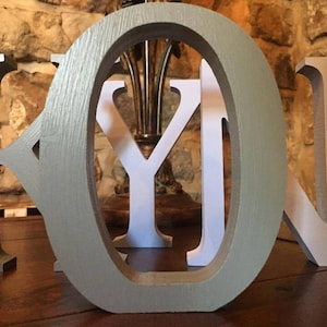 Paquete de 2 - Letras/números de madera gris - De pie - Letras grandes de 13 cm - Paquete múltiple Oferta dos artículos, iniciales grises, iniciales grises