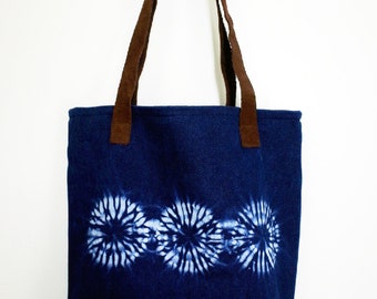 Gift for her Indigo hand dyed handbag. Boho chic handbag with leather handles. Blue bag. Gift for sisters. Indigo shibori bag. Travel gift