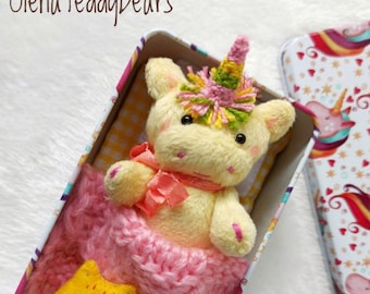 Mini peluche licorne dans une boîte en fer blanc, cadeau câlin de poche, petite licorne en peluche, boîte d'allumettes souvenir fait main, ensemble de jeu de voyage