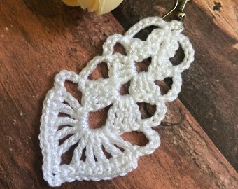 9. Patrón de aretes largos colgantes de boda. Tutorial escrito para hacer elegantes pendientes de cóctel.