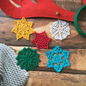 3- Set of 5 crochet SnowFlakes Patterns - 5 in one! -  PDF, easy GRAPHIC!! pattern for beginners