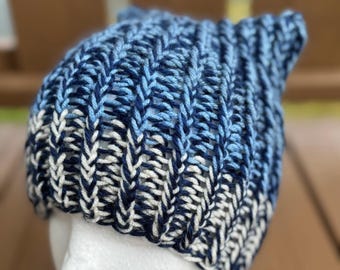 Knit beanie in "Blue dream", teenage size