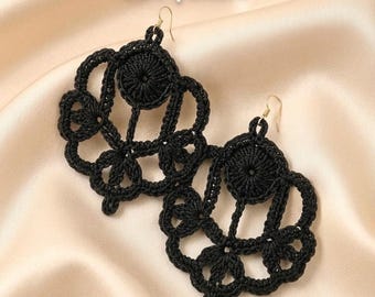 "138. ""Seele eines Fadens"" Ohrringe gehäkelt, zarte Lotus Ohrringe, femininer Schmuck, Instant Download."