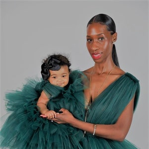 Green mother daughter matching dress, Mommy and me dresses, 1st birthday dresses, Mommy and daughter dresses, Photo shoot dresses image 3