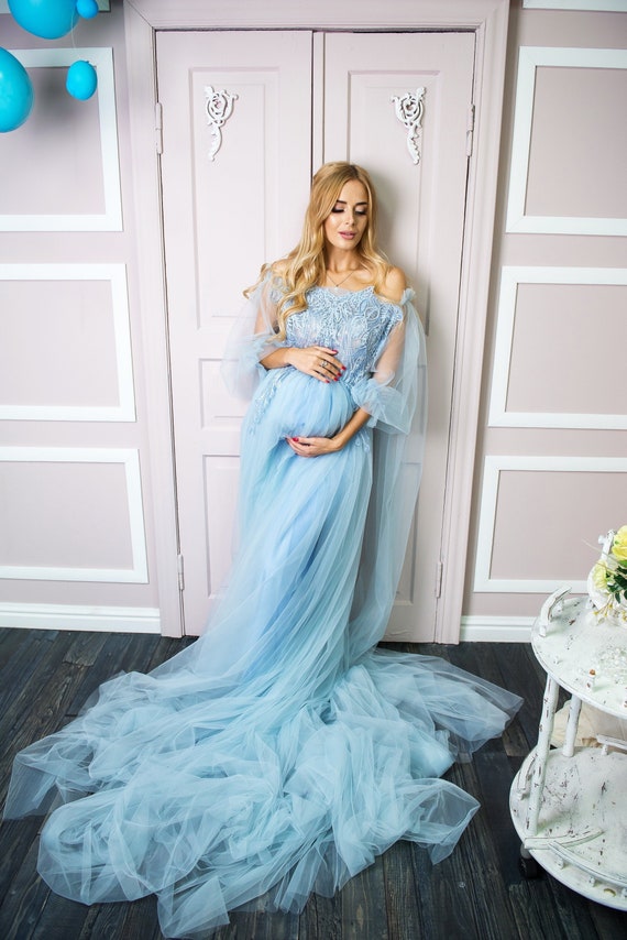 G445 (3) Grey Maternity Shoot Baby Shower Trail Lycra Fit Gown, Size ( –  Style Icon www.dressrent.in