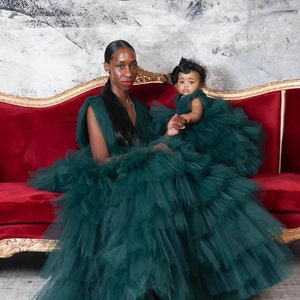 Green mother daughter matching dress, Mommy and me dresses, 1st birthday dresses, Mommy and daughter dresses, Photo shoot dresses image 2