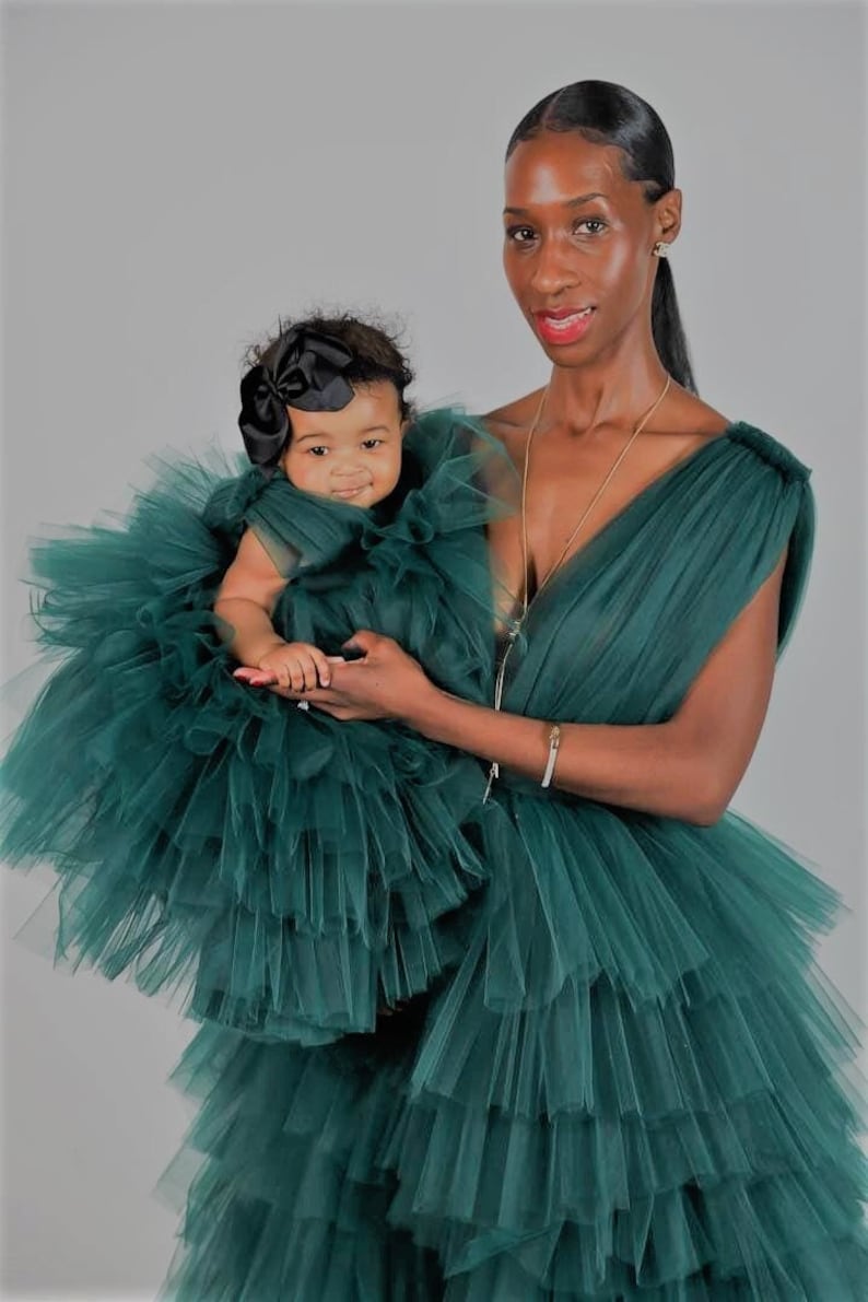 Green mother daughter matching dress, Mommy and me dresses, 1st birthday dresses, Mommy and daughter dresses, Photo shoot dresses image 3