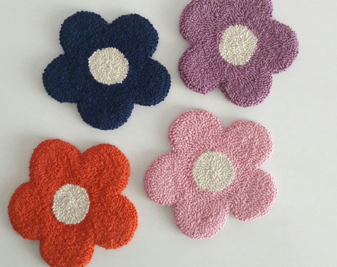 Punch Needle flower Coaster,Set of 2, Handmade Mug Rug,Drink Coaster,Tufted Mini Rug,Custom Mug Rug