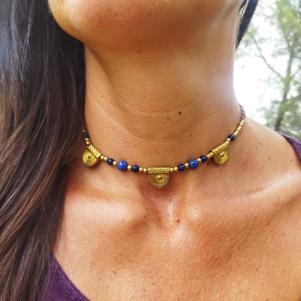 Gargantilla Étnica de macrame con detalles Étnicos de bronce y piedras naturales |Joyería bohemia hippie festival Macrame