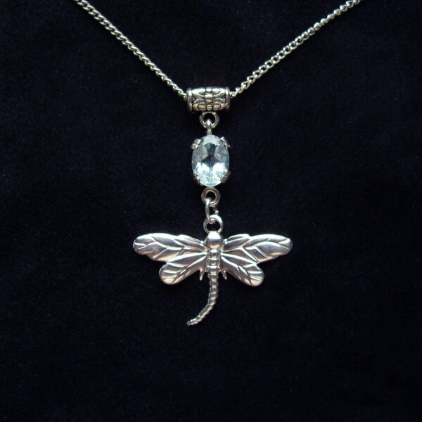 Blauer Topas Halskette zierliche Frau Libelle Halskette Geschenk Geschenk für Frauen Schwester Geschenk für Tochter Topaz Kristall etwas blau Geschenk