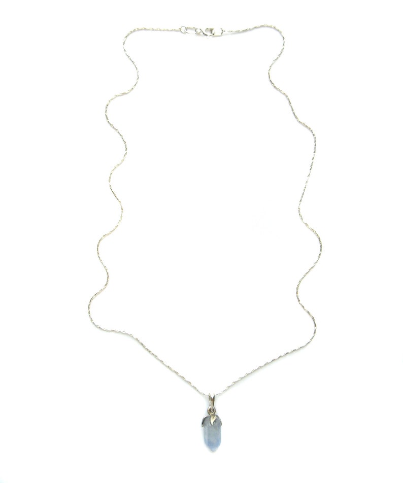 Crystal necklace Quartz necklace Dainty necklace Natural stone necklace Everyday necklace Sterling silver necklace Gift for women Mom gift