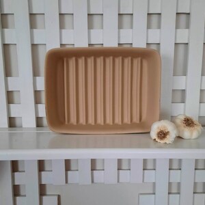 The Pampered Chef Stoneware Ridged Roaster Small Stoneware Clay Baker Casserole