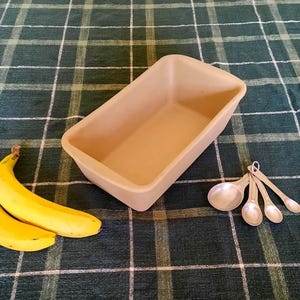 Stoneware Bread Loaf Pan The Pampered Chef Family Heritage Collection Clay Baker